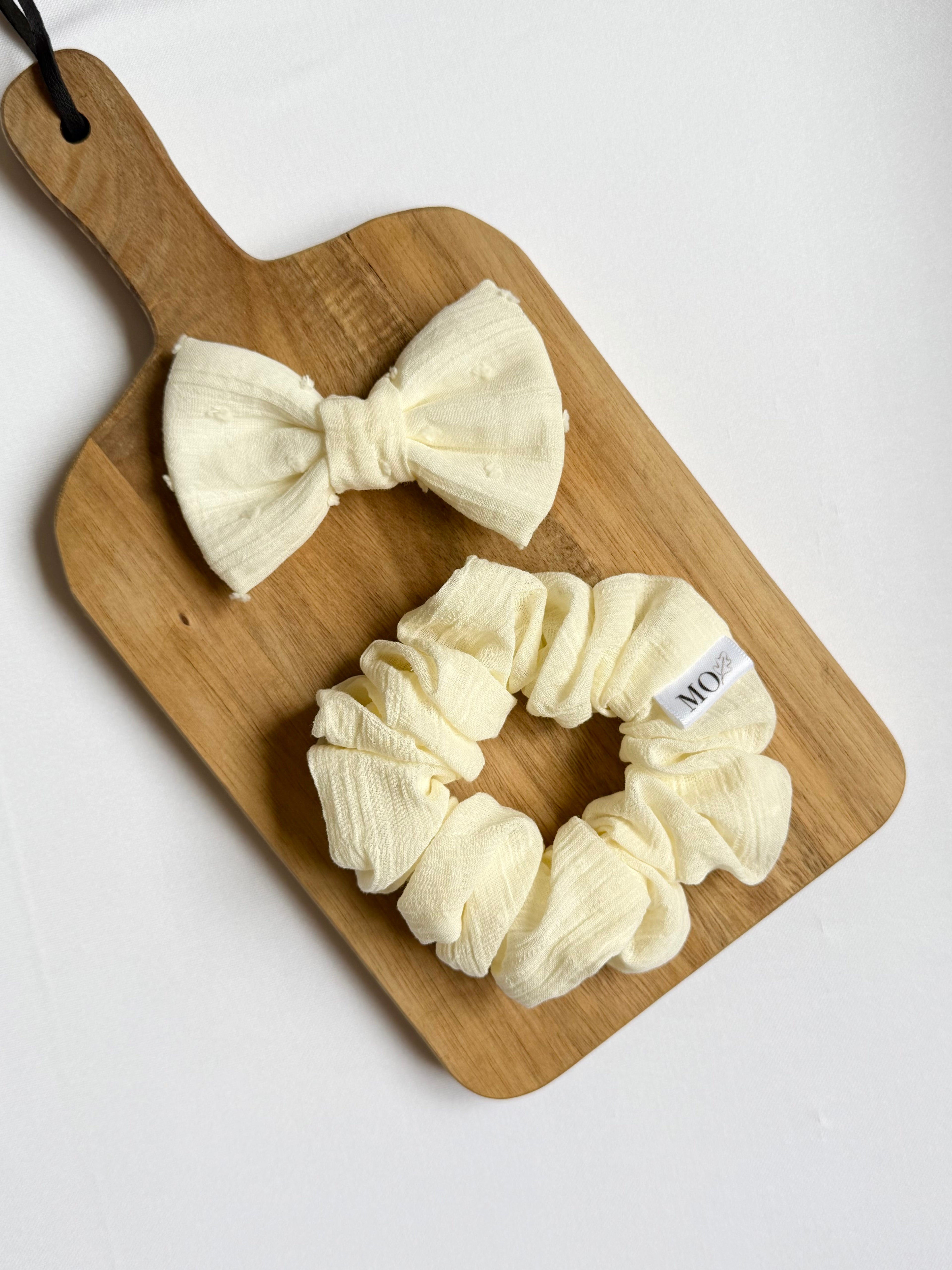Set of Two | Honey Daisy Dog Bow & Scrunchie