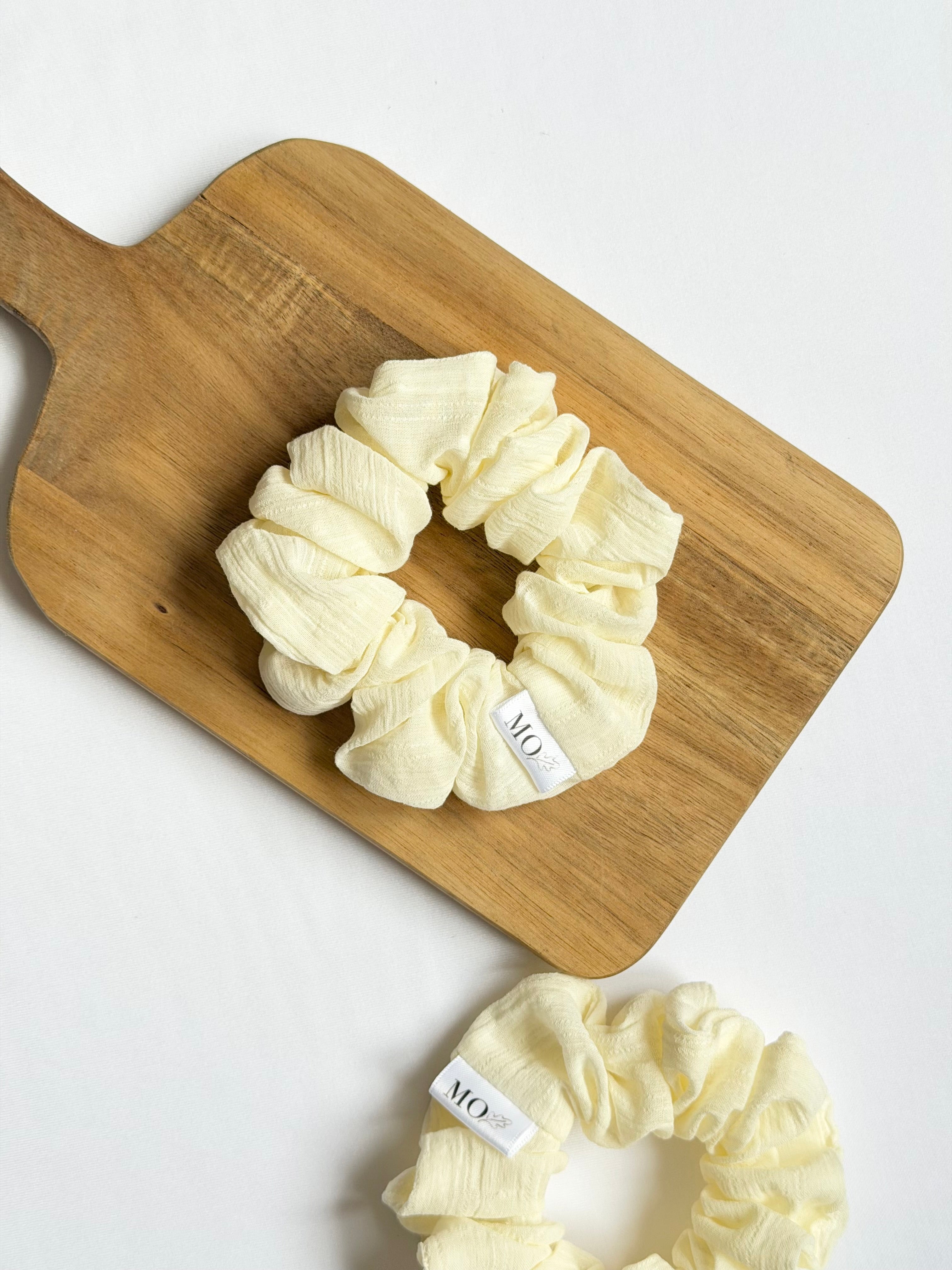 Set of Two | Honey Daisy Dog Bow & Scrunchie