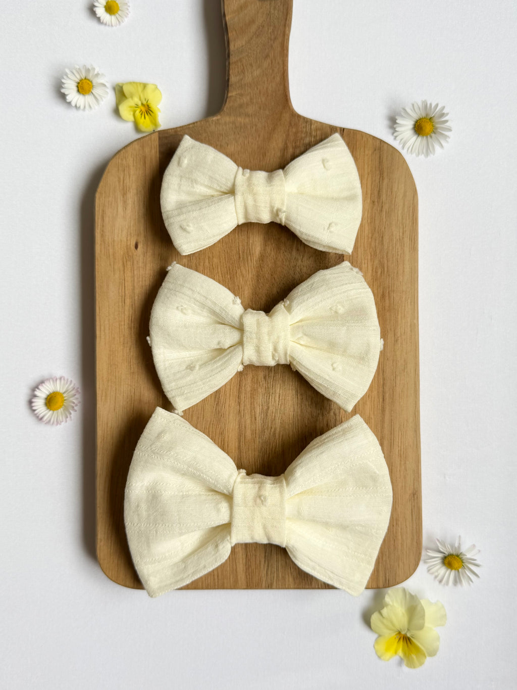 Honey Daisy Dog Bow