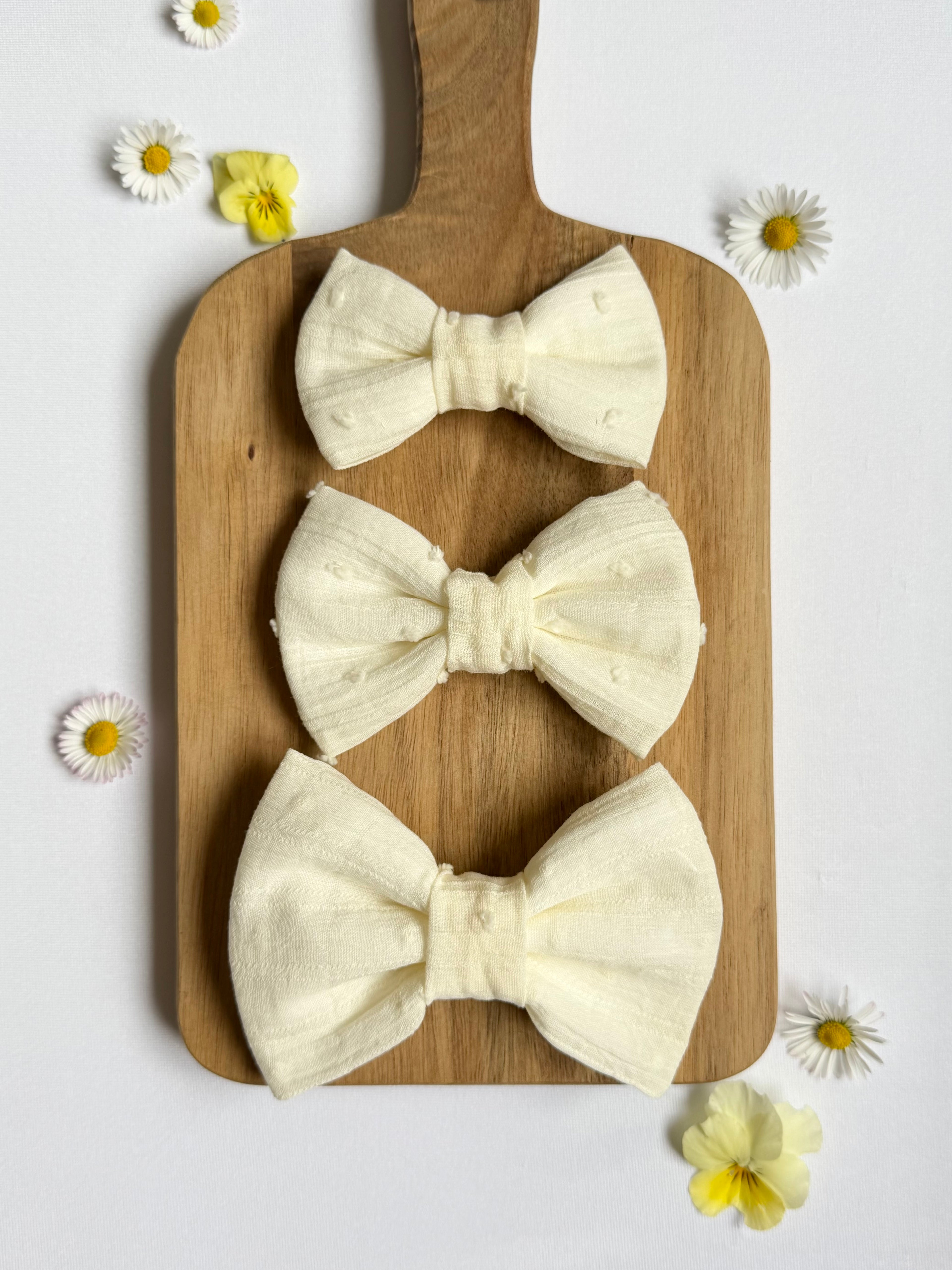 Honey Daisy Dog Bow