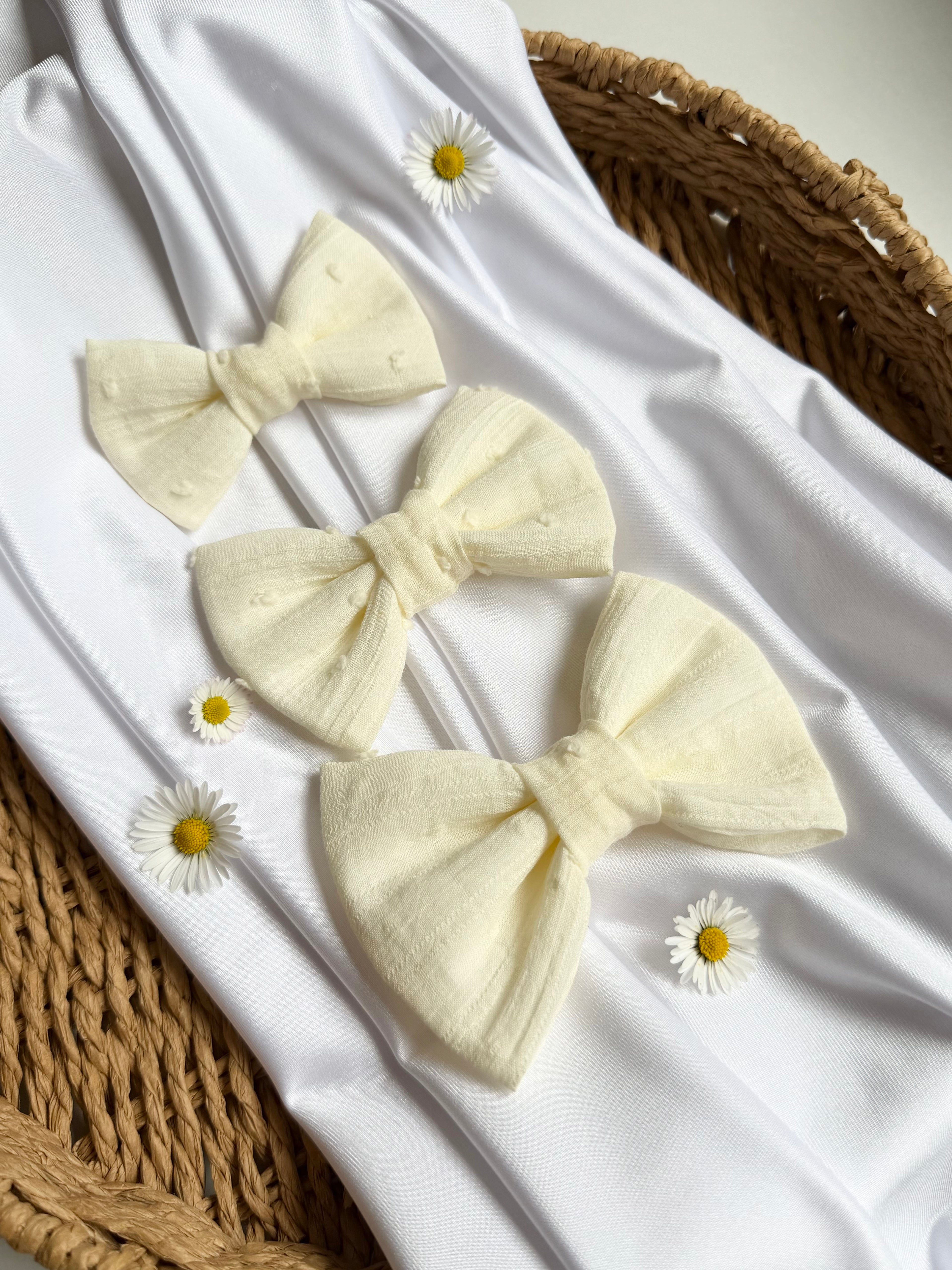 Honey Daisy Dog Bow